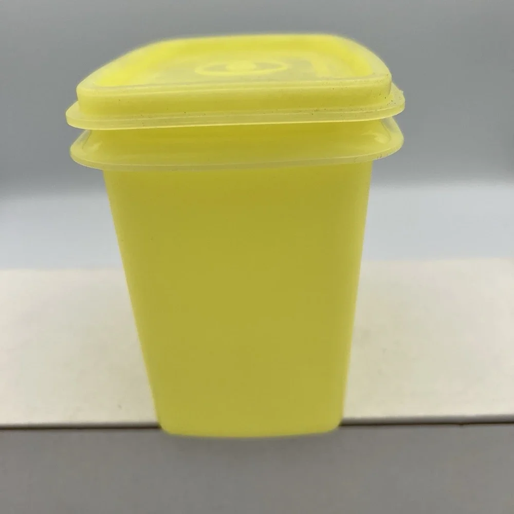 Tupperware vintage 1243